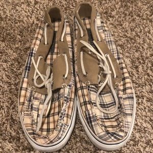 Men’s Khaki and Navy Sperrys